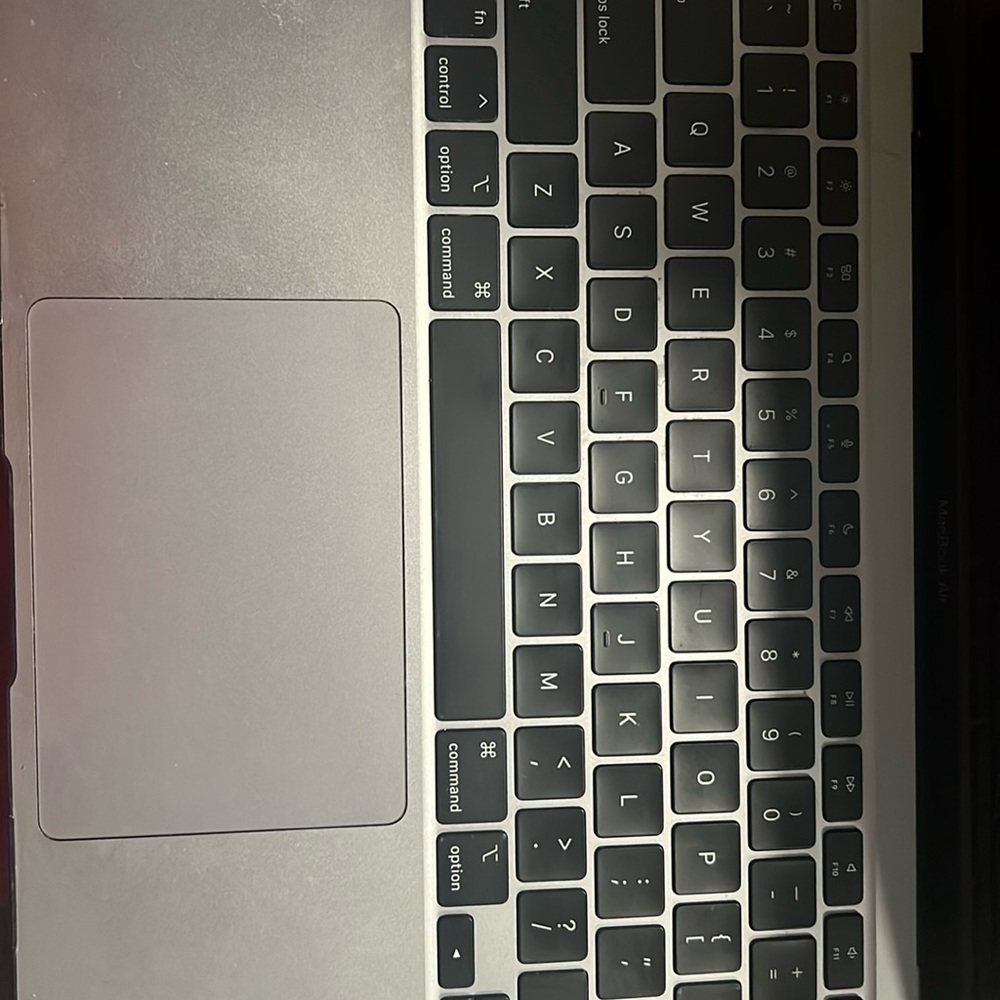 Apple computer for 500 use it only little bit really good condition